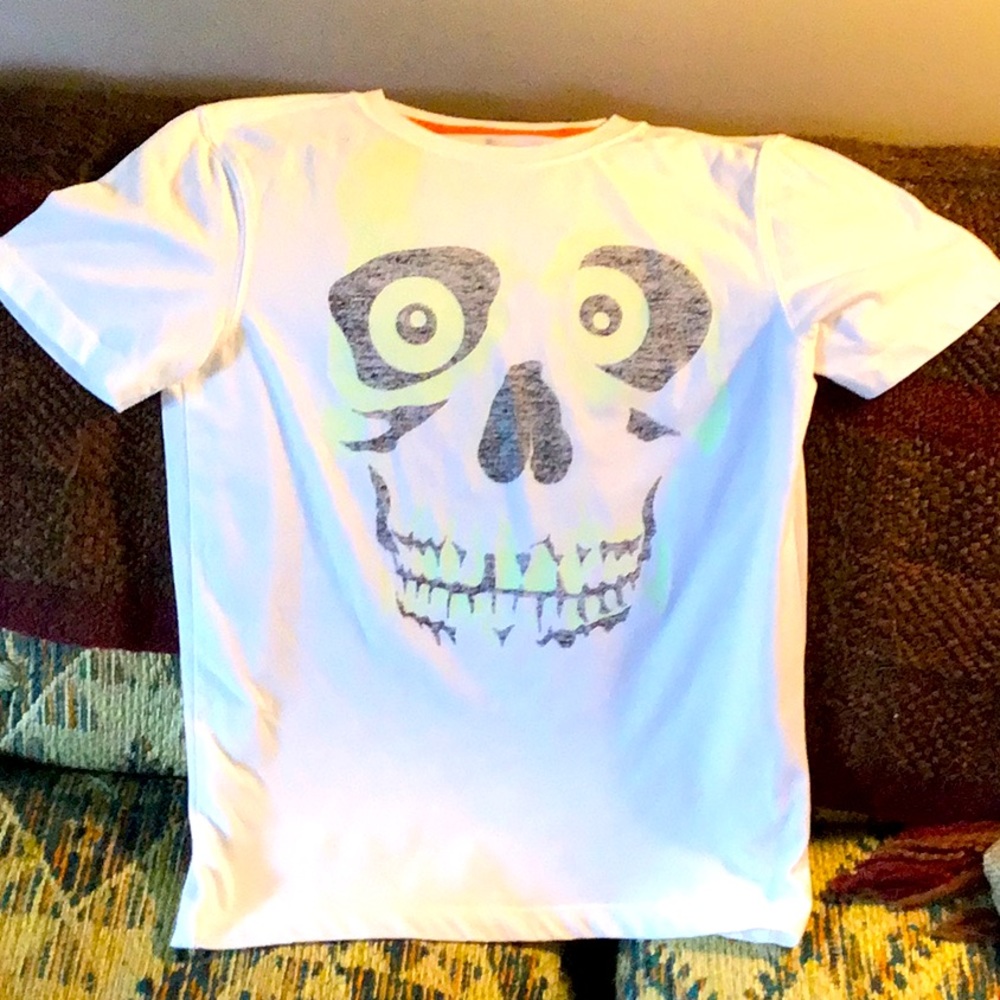 GAP 🎃 Glow n the dark skull 💀 face tee